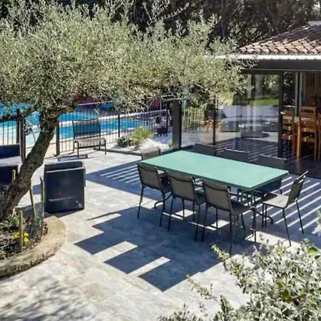 In With Private Swimming Pool, Be Inside Or Outside Vezenobres