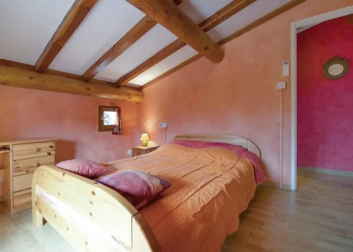 8 Bedroom Lovely In Vezenobres