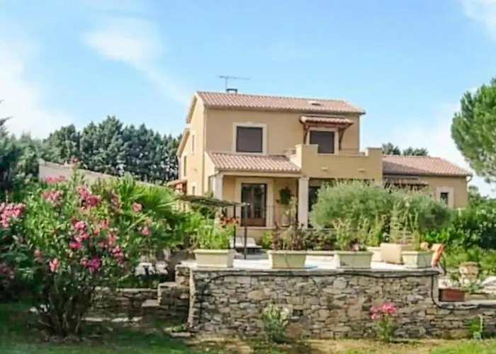 8 Bedroom Lovely In