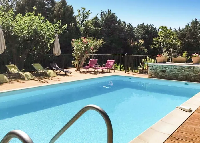 8 Bedroom Lovely In Vezenobres
